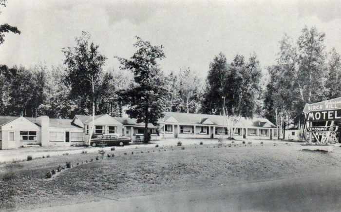 Birch Hill Motel (White Birch Motel, Perrins Motel) - Old Postcard